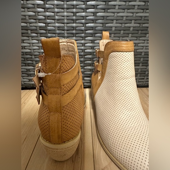 Brow Ankle boots - Picture 2 of 8